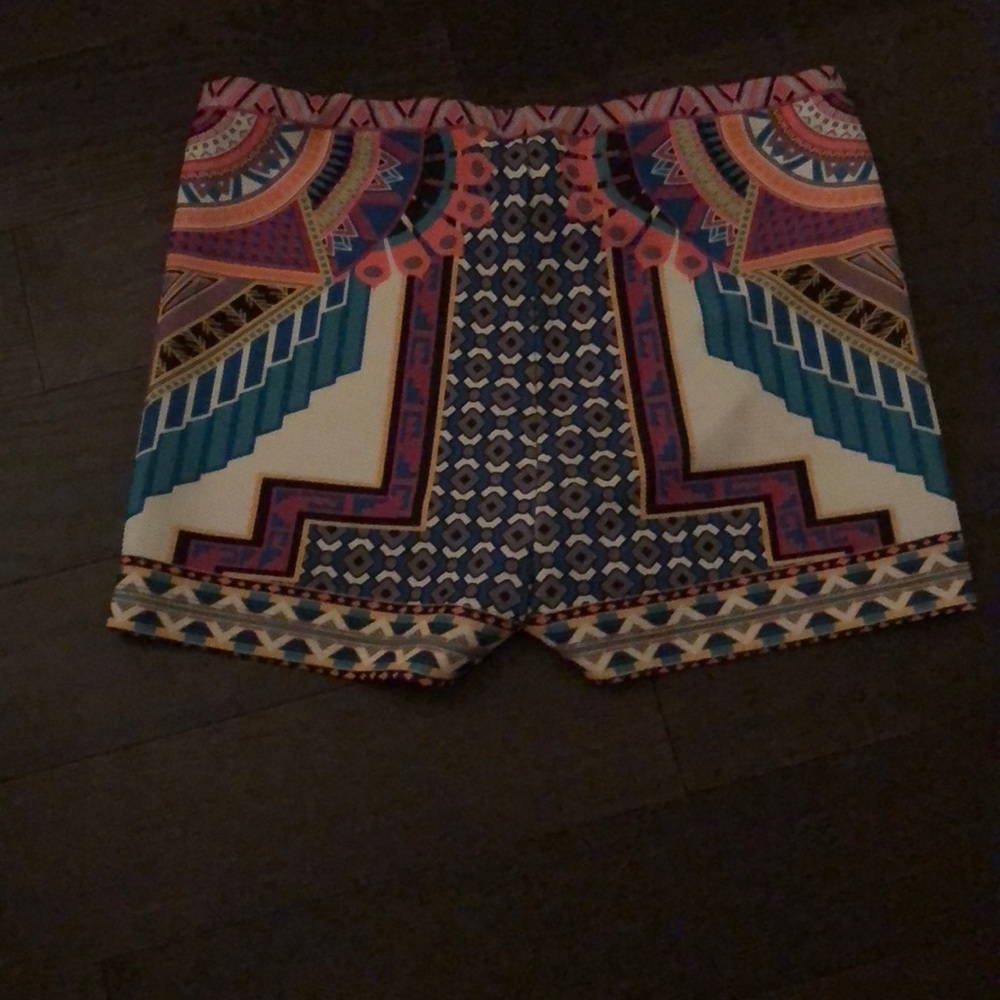Short printed shorts - spandex fit